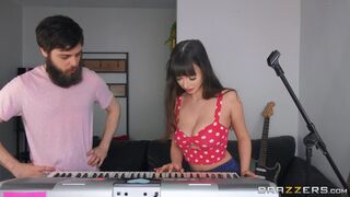 Hot Jessica Makes Music Free Video With Jessica Starling