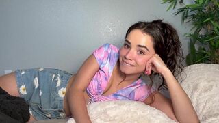 Jameliz Teases Her Dripping Nude Pussy to Explosive Orgasm in Leaked Amateur Video