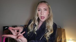 Wettmelons Shows Off Her Juicy Assets in Steamy Nude Tease Compilation Video