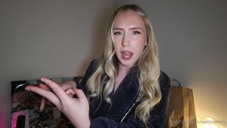 Wettmelons Shows Off Her Juicy Assets in Steamy Nude Tease Compilation Video