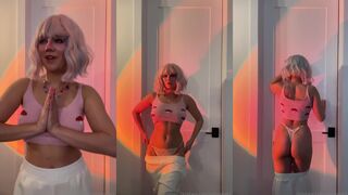 Dare Taylor Juggles her Juicy Melons and Booty in Steamy OnlyFans Video