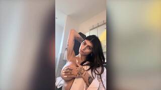 Mia Khalifa Dripping Wet Post-Shower Naked Tease in Leaked OnlyFans Video