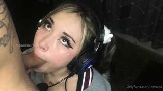 Mewslut Takes a Throat Pounding While Gaming in Hardcore League of Legends Video