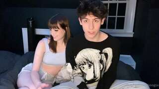 soogsx OnlyFans Petite Cutie in Crop Top Teasing in Bedroom with Guy in Livestream Video