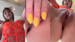 Riley Reid Teases with an Intimate Pussy Play Close-Up in Leaked Video