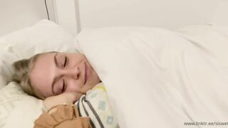 Siswet19 Wakes Up Horny And Teases With Sloppy Deepthroat Action In This Must-See Video