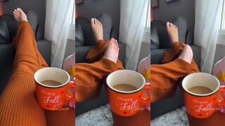 sams soles21 Teases Her Wet Pussy In Leaked Sex Video