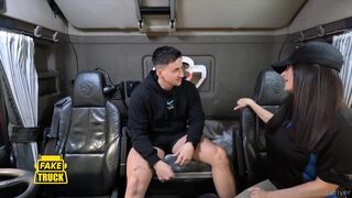 Georgie Maria horny delivery chick bangs the fake driver in hardcore video